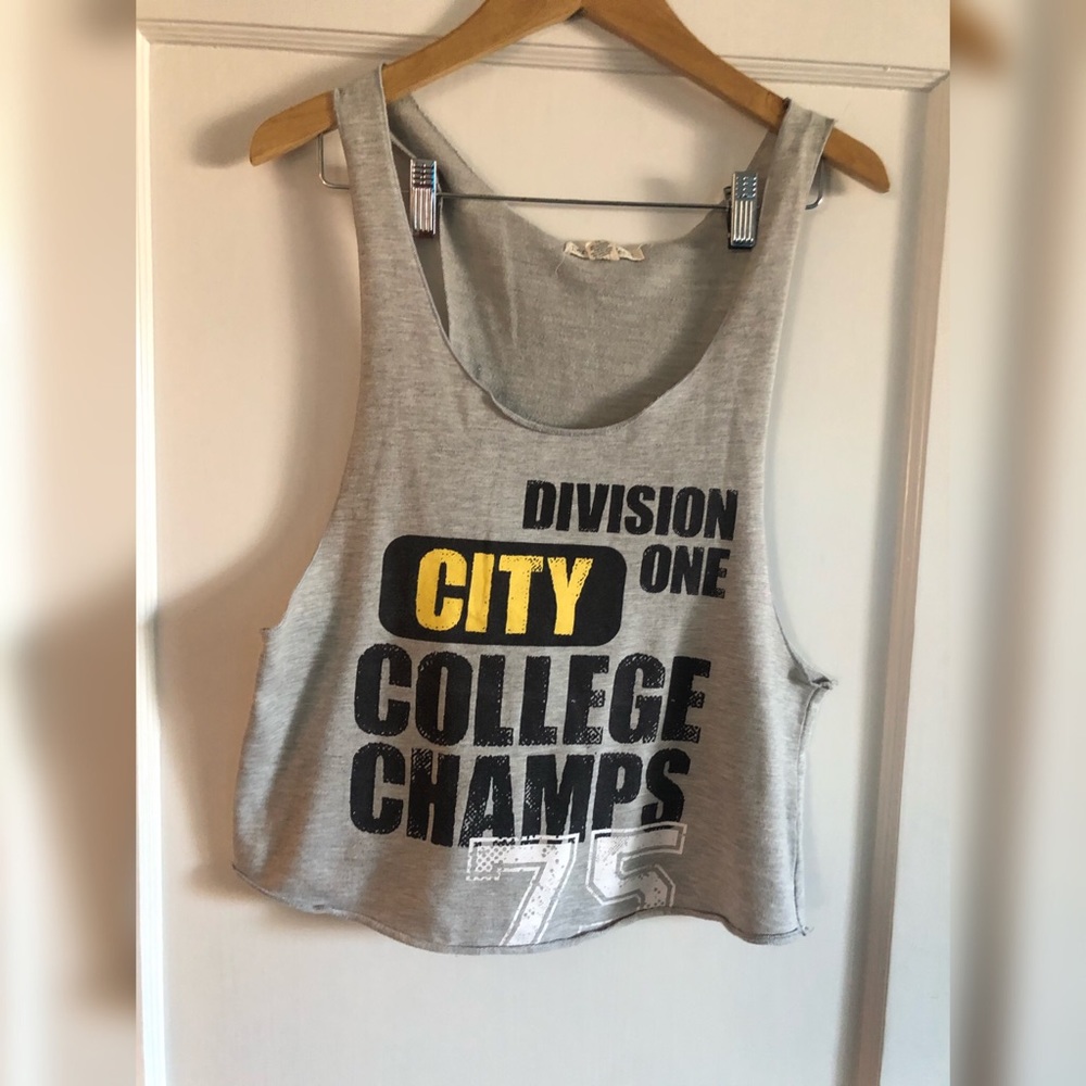 Sports top